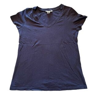 5/$15 Forever 21 v neck t-shirt